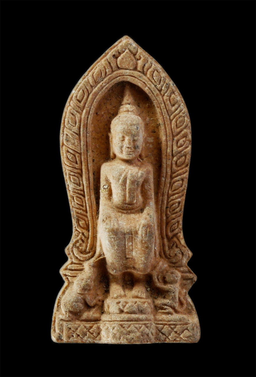 17Aug24 (1)p.jpg - หลวงพ่อโต พิมพ์ทรงเสมา เนื้อผงกระเบื้องหลังคาพระวิหาร วัดป่าเลไลย์  จ.สุพรรณบุรี สร้างปี 2539 พระเก่าสวย มวลสารดี  | https://kamulet.in.th